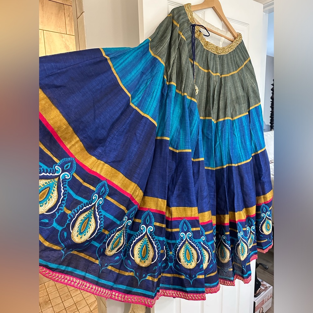 Classic contemporary indianoutfit- Raw silk skirt& blouse with softnet Duppatta